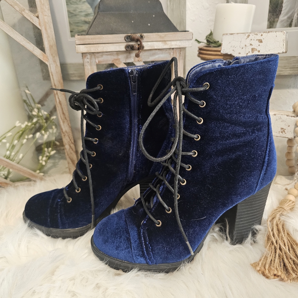 Elegant Velvet Lace-Up Ankle Boots